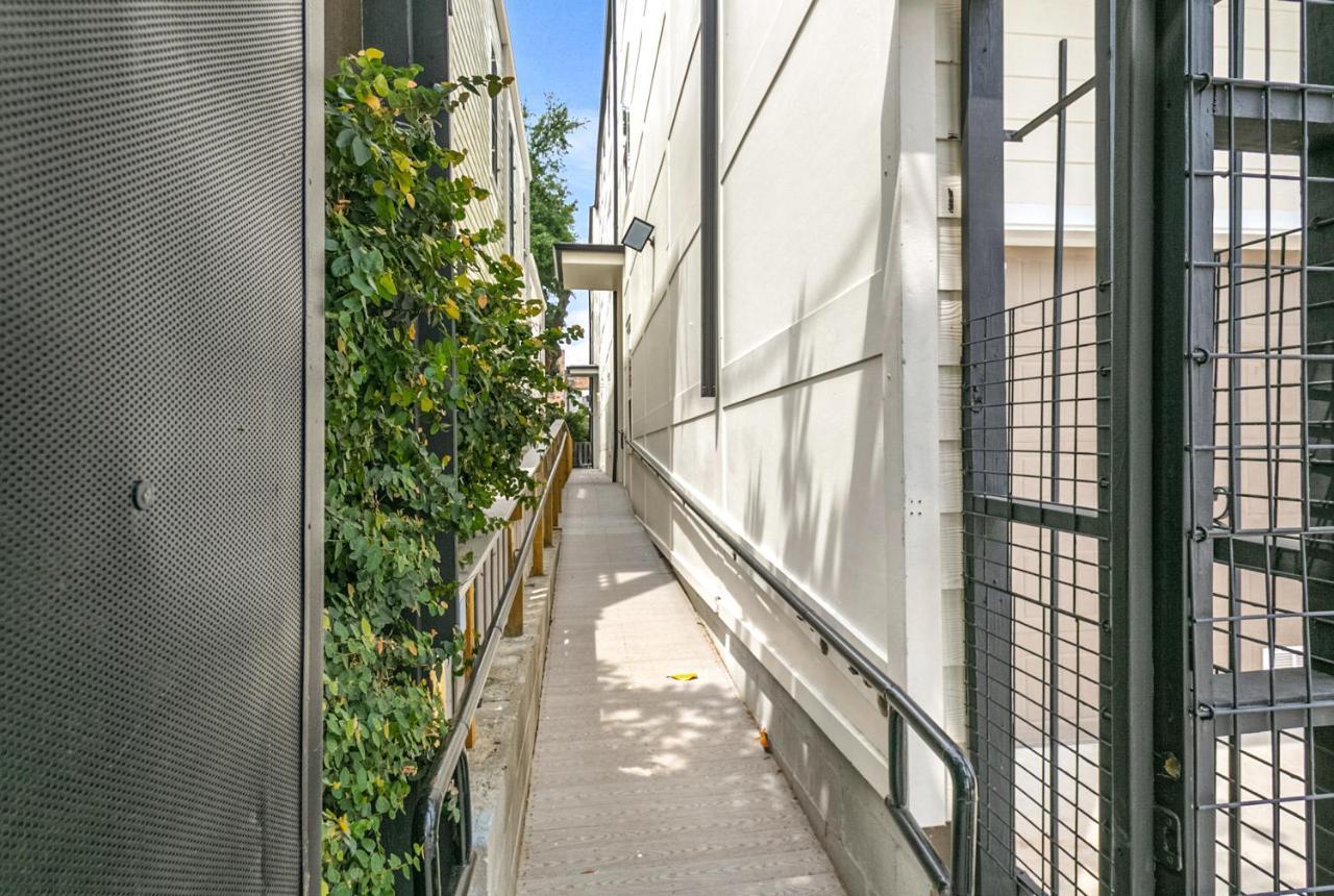 Breathtaking Condos Near French Quarter New Orleans Exterior photo